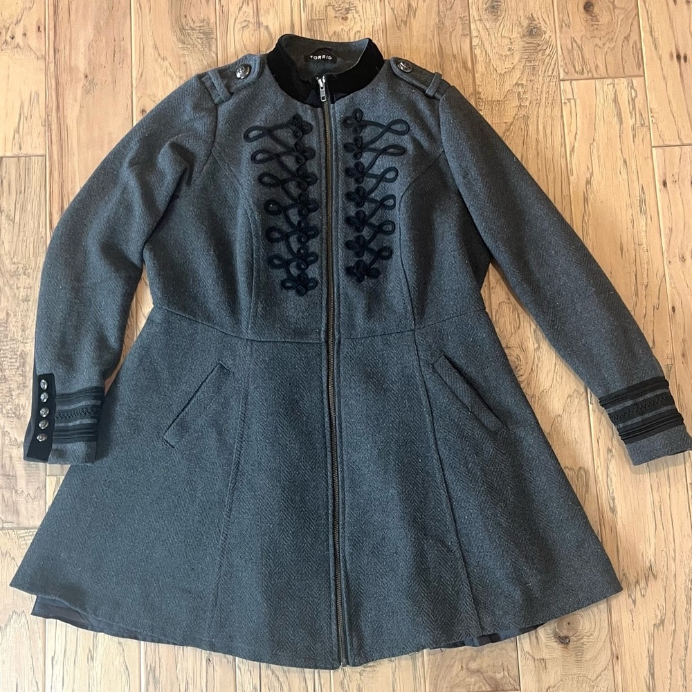 Torrid Gray Military Style Women's Coat, size 00 (US 10/12)